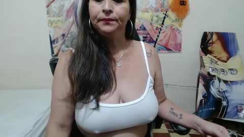 Snapshot of evangelinhotxxx33 chatting on 12.24.24 Eva online show from 12.24.24