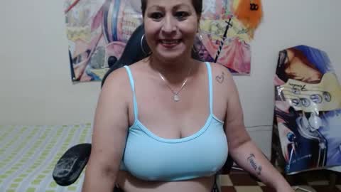 Snapshot of evangelinhotxxx33 chatting on 01.25.25 Eva online show from 01.25.25