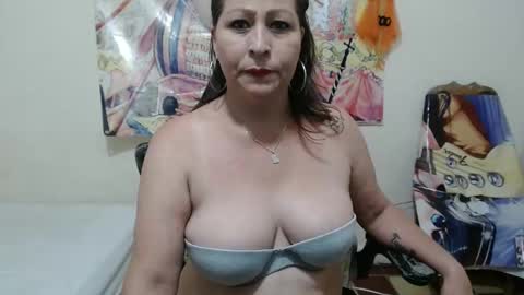 Snapshot of evangelinhotxxx33 chatting on 02.07.25 Eva online show from 02.07.25