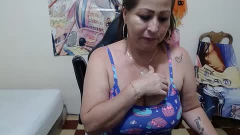 Snapshot of evangelinhotxxx33 chatting on 02.15.25 Eva online show from 02.15.25