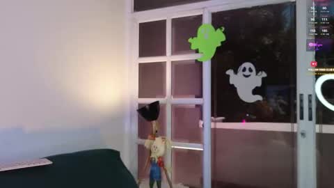 Snapshot of evangelyne1 chatting on 10.24.25 Evangelyne online show from 10.24.25