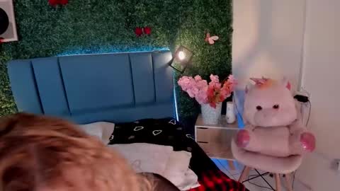 Snapshot of evangelyne_rose chatting on 02.11.26 Evangelyne online show from 02.11.26