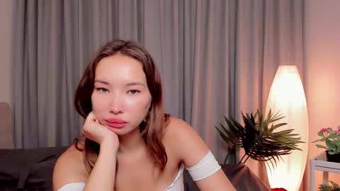 Snapshot of evanonsense chatting on 03.03.25 evanonsense online show from 03.03.25