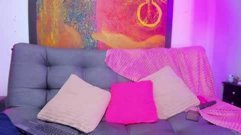 Snapshot of evans_susana chatting on 11.20.25 Evan and Susan online show from 11.20.25