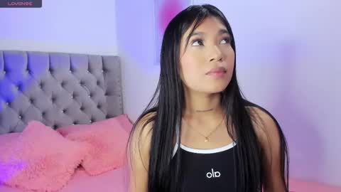 Snapshot of evaolimpo chatting on 10.22.25 Eva Olimpo online show from 10.22.25