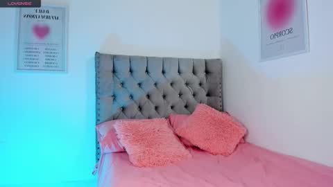 Snapshot of evaolimpo chatting on 11.06.25 Eva Olimpo online show from 11.06.25