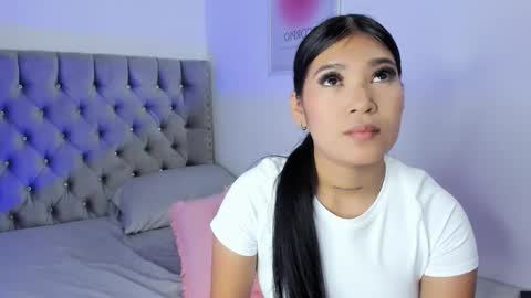 Snapshot of evaolimpo chatting on 11.21.25 Eva Olimpo online show from 11.21.25