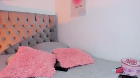 Snapshot of evaolimpo chatting on 11.28.25 Eva Olimpo online show from 11.28.25