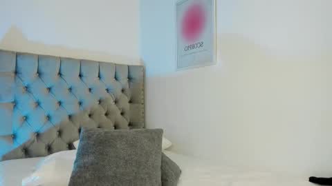 Snapshot of evaolimpo chatting on 12.14.25 Eva Olimpo online show from 12.14.25