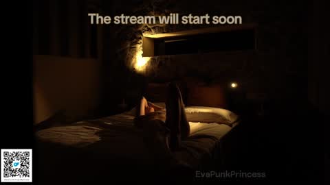 Snapshot of evapunkprincess chatting on 02.04.25 Eva online show from 02.04.25