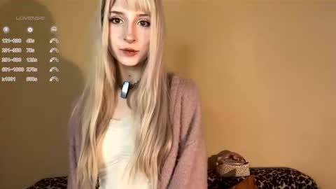 Snapshot of evaqt chatting on 11.09.25 Eva online show from 11.09.25