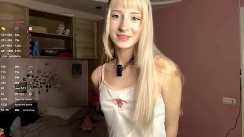 Snapshot of evaqt chatting on 11.10.25 Eva online show from 11.10.25