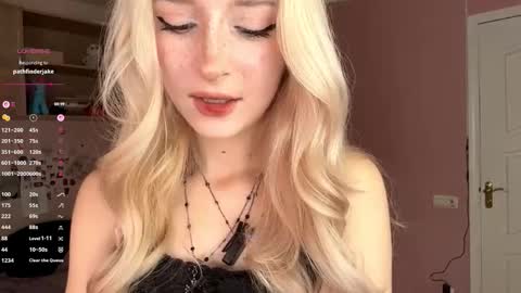 Snapshot of evaqt chatting on 11.14.25 Eva online show from 11.14.25