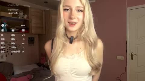 Snapshot of evaqt chatting on 11.15.25 Eva online show from 11.15.25