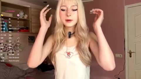 Snapshot of evaqt chatting on 11.16.25 Eva online show from 11.16.25