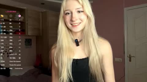 Snapshot of evaqt chatting on 11.19.25 Eva online show from 11.19.25