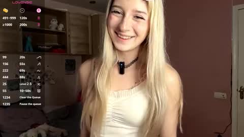 Snapshot of evaqt chatting on 12.02.25 Eva online show from 12.02.25