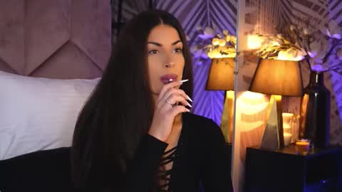 Snapshot of evarhea chatting on 11.03.25 EvaRhea online show from 11.03.25