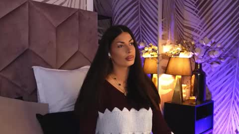 Snapshot of evarhea chatting on 11.18.25 EvaRhea online show from 11.18.25