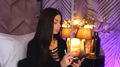 Snapshot of evarhea chatting on 12.02.25 EvaRhea online show from 12.02.25