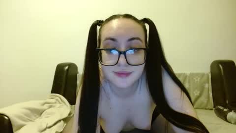 Snapshot of evaryde chatting on 01.05.26 EvaRyde online show from 01.05.26