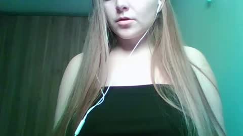 Snapshot of evasapples2026 chatting on 02.28.26 evasapples2026 online show from 02.28.26