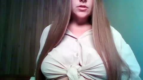 Snapshot of evasapples2026 chatting on 06.25.26 evasapples2026 online show from 06.25.26