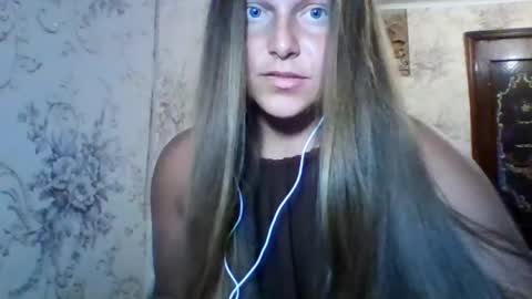 Snapshot of evasapples2026 chatting on 07.18.26 evasapples2026 online show from 07.18.26