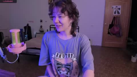 Snapshot of evathority chatting on 09.29.25      online show from 09.29.25