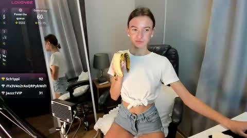 Snapshot of evatoniz chatting on 11.09.25 Eva online show from 11.09.25