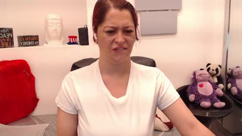 Eva Twiss online show from 04.24.26