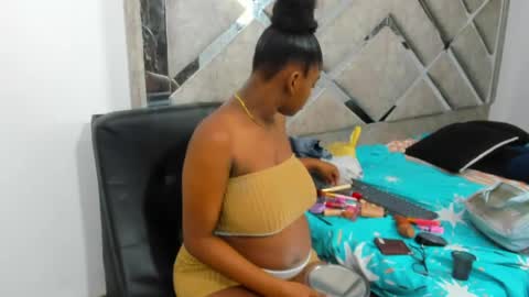 Eva And Emmanuel online show from 05.18.26