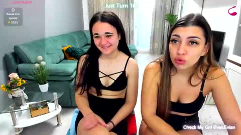 eveeevian online show from 10.24.25