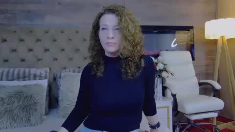 EveHamilton online show from 01.23.25