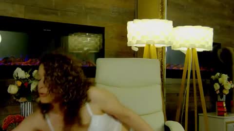 EveHamilton online show from 02.11.25