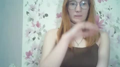 Snapshot of eveliina_shy chatting on 05.09.26 Evelina online show from 05.09.26