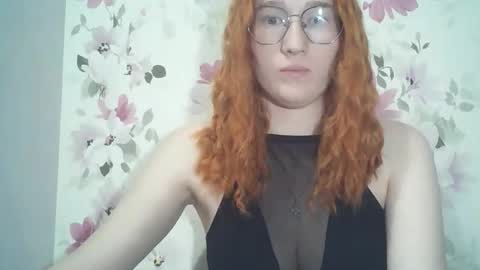 Snapshot of eveliina_shy chatting on 05.11.26 Evelina online show from 05.11.26