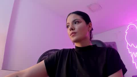evelin__thompsson online show from 03.20.26