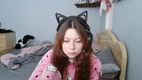 Snapshot of evelinamercer chatting on 07.18.26 Alice 3 online show from 07.18.26