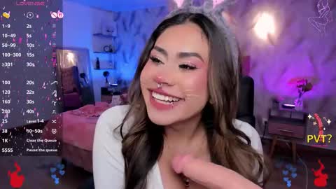 Snapshot of eveline_figeroa chatting on 10.27.25 Eveline online show from 10.27.25