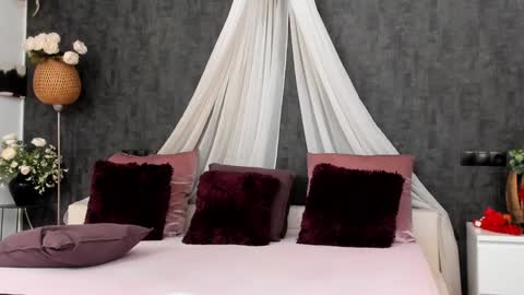 Snapshot of evellynereys chatting on 01.28.25 evellynereys online show from 01.28.25