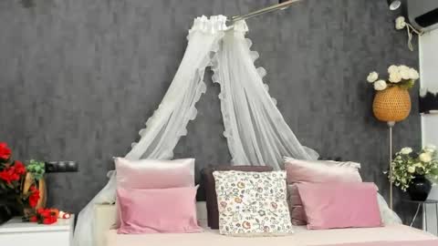 Snapshot of evellynereys chatting on 02.27.25 evellynereys online show from 02.27.25