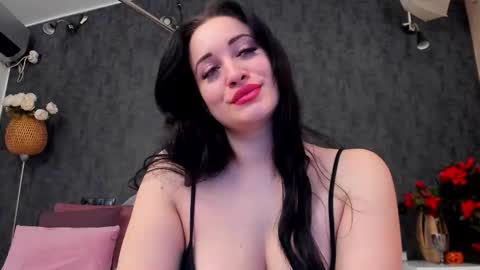 Snapshot of evellynereys chatting on 12.03.25 evellynereys online show from 12.03.25