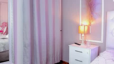 Snapshot of evelyn__ebony chatting on 12.12.24 evelyn ebony online show from 12.12.24