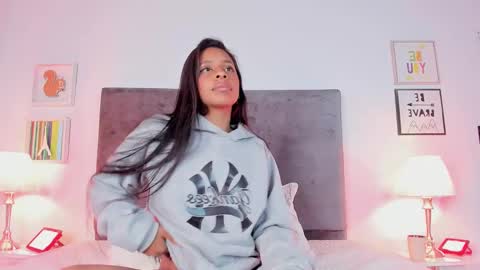 Snapshot of evelyn__ebony chatting on 01.02.25 evelyn ebony online show from 01.02.25