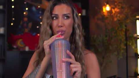 Evelyn online show from 03.22.26