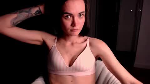 Evelyn online show from 11.05.25