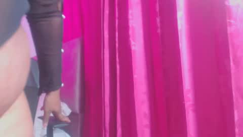 Evelyn Sandoval online show from 12.18.25