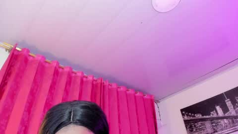 Evelyn Sandoval online show from 06.09.26