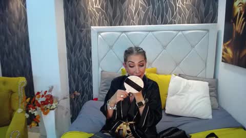 EvelynaGrey online show from 02.24.25